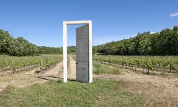 Commanderie de Peyrassol, la porte ouverte sur l'art contemporain, en Provence