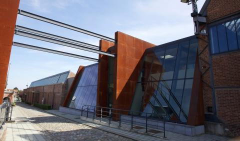 À Charleroi, le Musée du Verre joue la transparence