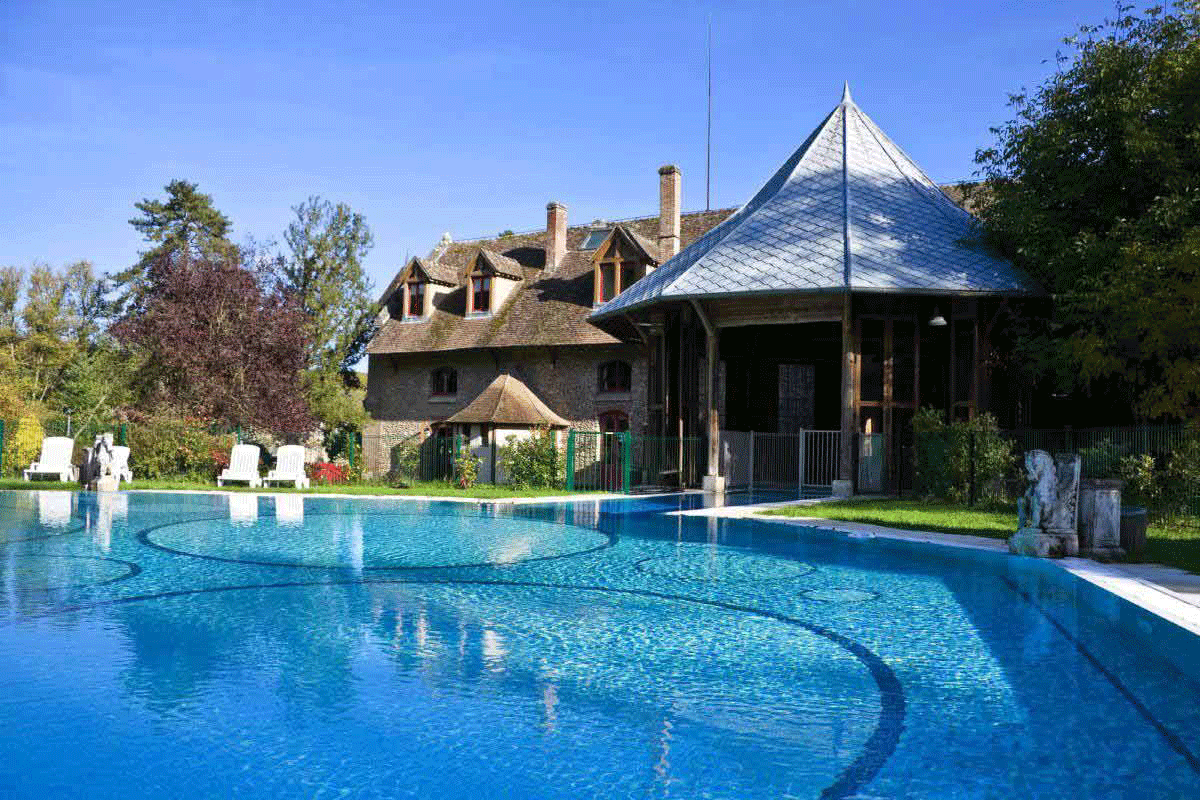 Abbaye des vaux de cernay piscine