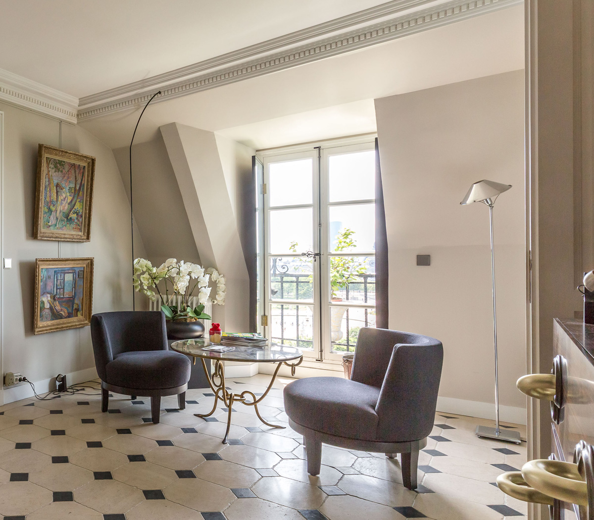 Tuileries apartment in Paris small salon