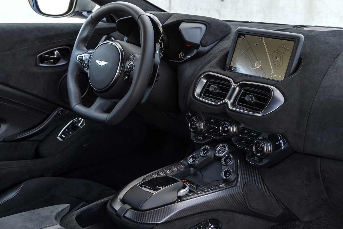 Aston Martin Vantage passenger compartment