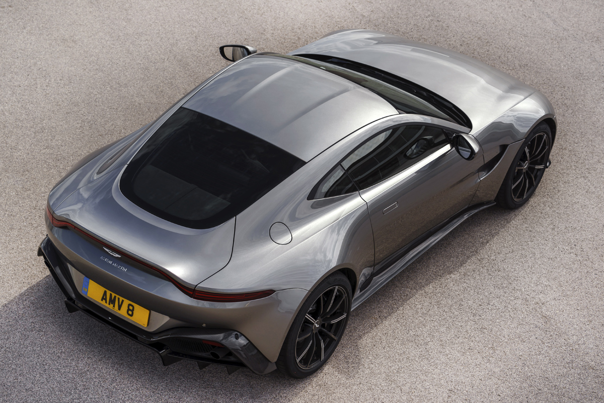 Aston Martin Vantage vue d'en haut