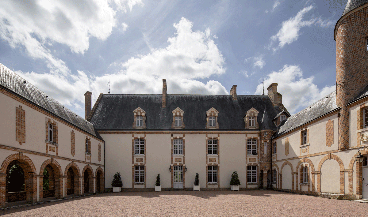 Château Blancafort courtyard - Berry