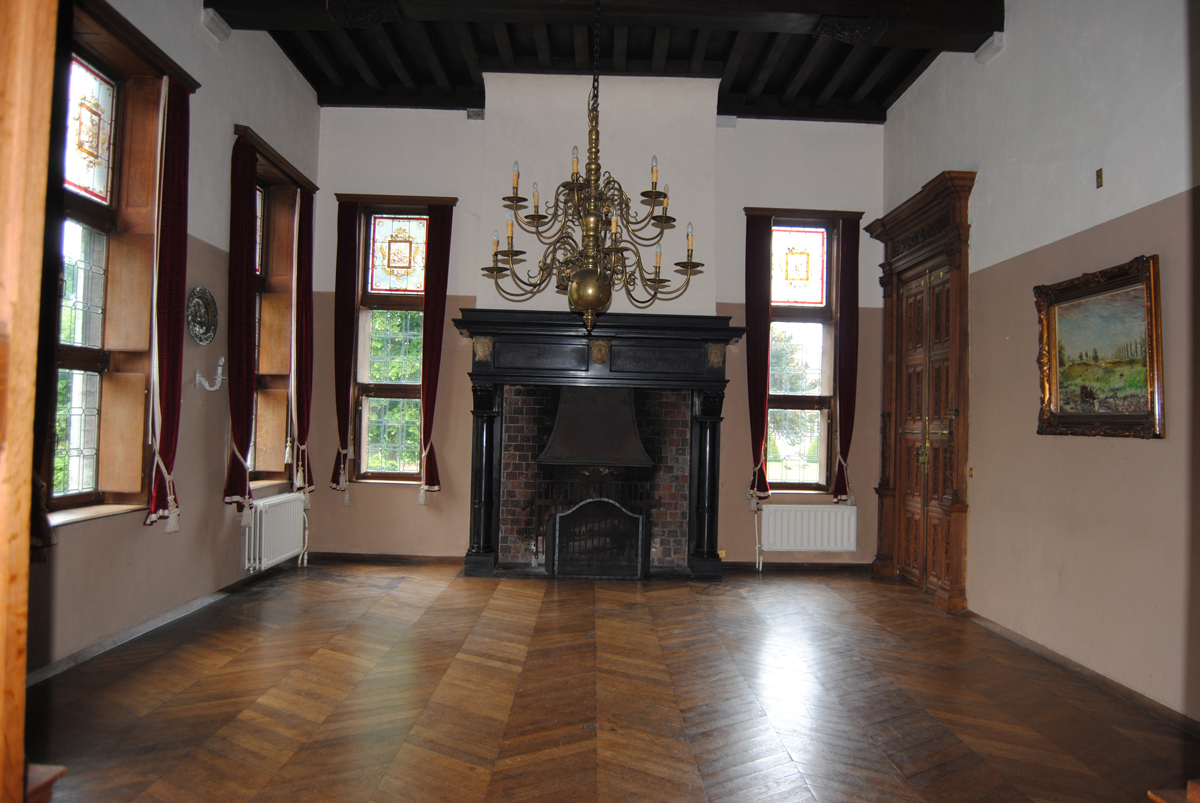 Château de Rubens salon cheminée