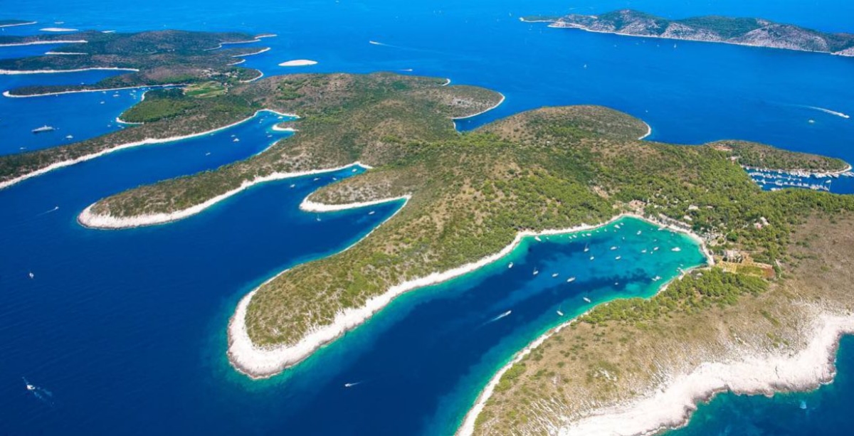 Croatie, les îles Pakleni en Dalmatie