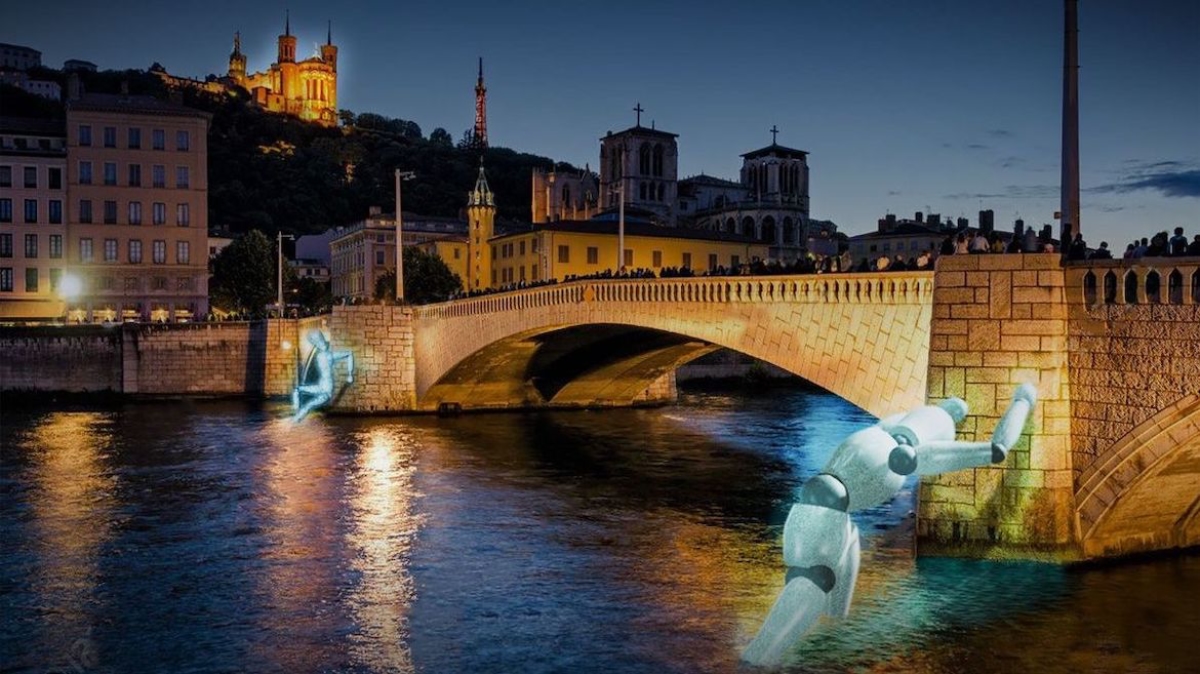 Fête des Lumières de Lyon animation sur un pont