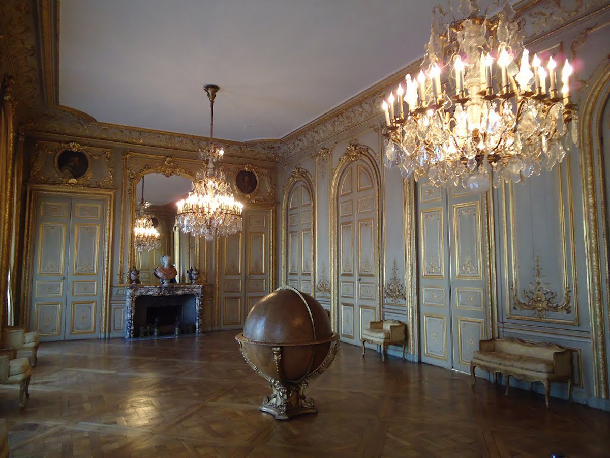 Hôtel de la Rochefoucault-Doudeauville embassy of Italy - Paris