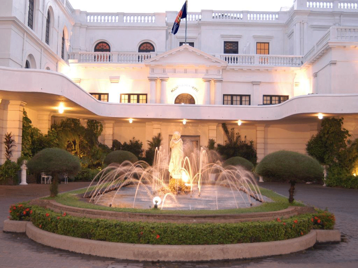 Entry of Mount Lavinia hotel - Sri Lanka