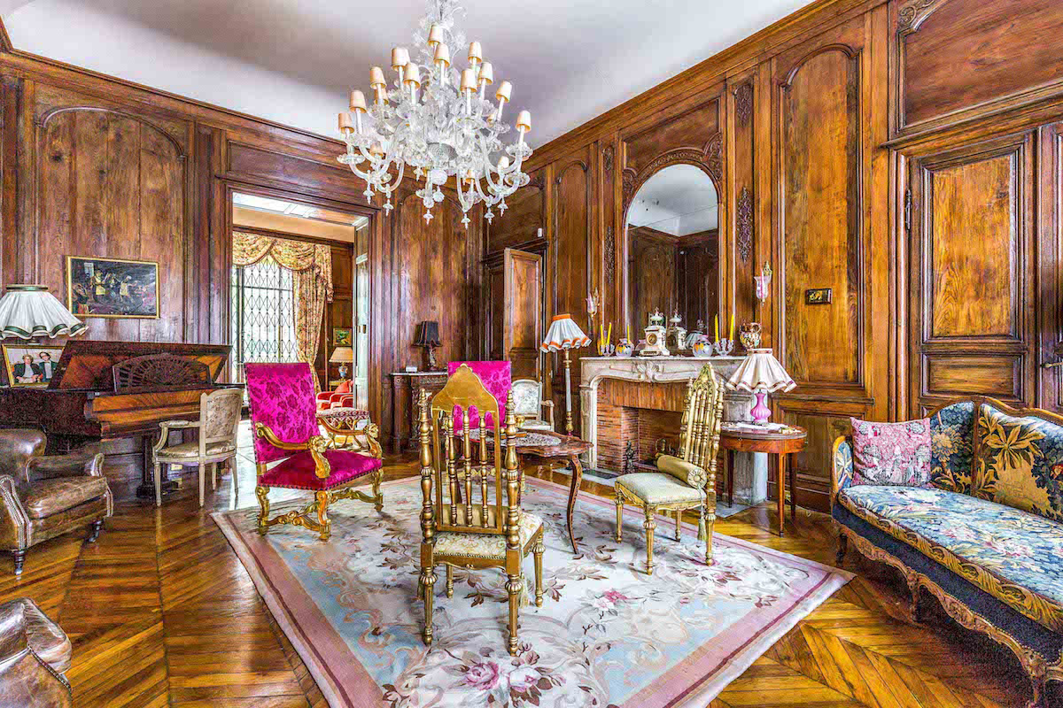 Private MansionrChamps Elysées - fireplace living room- Paris