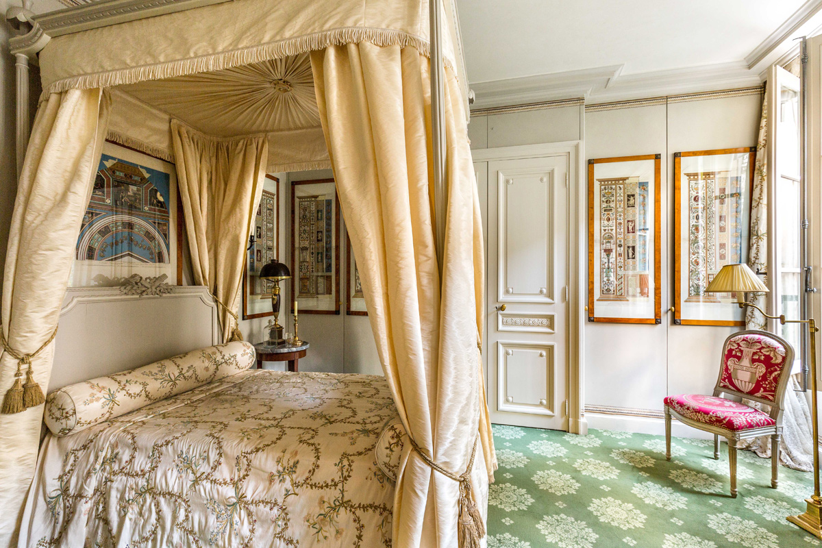 Directoire mansion Paris bedroom