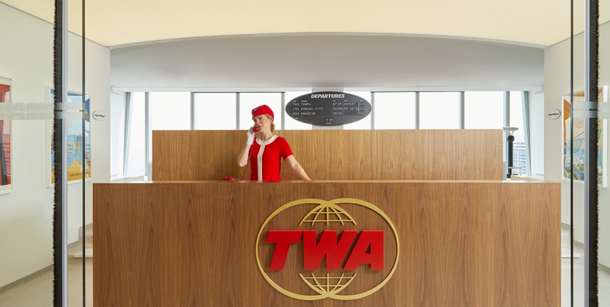 Hôtel TWA front desk