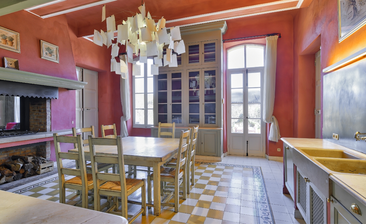 Maison Aix-en-Provence dining room