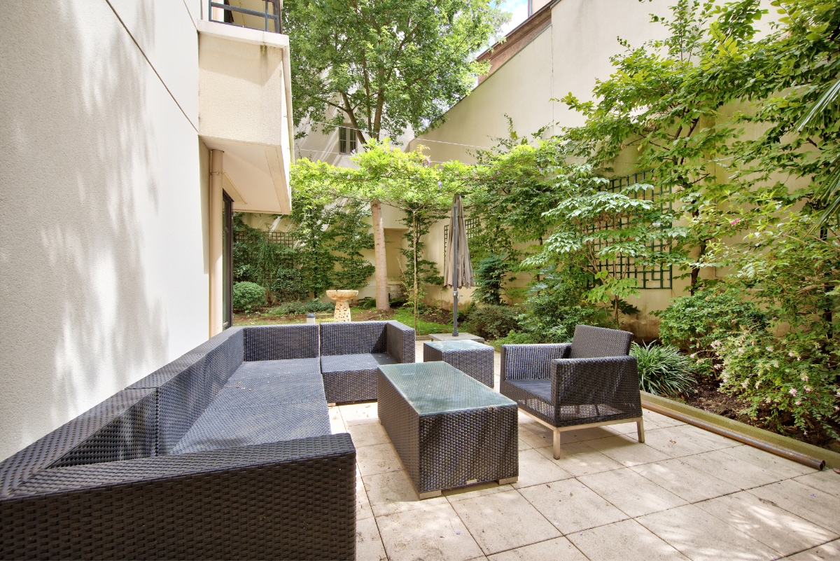 House in Montparnasse private garden space