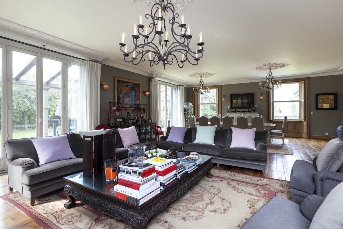 Mansion Saint-Cloud living room