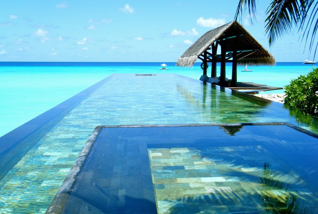 swimming pool in One & Only hotel in Maldive island