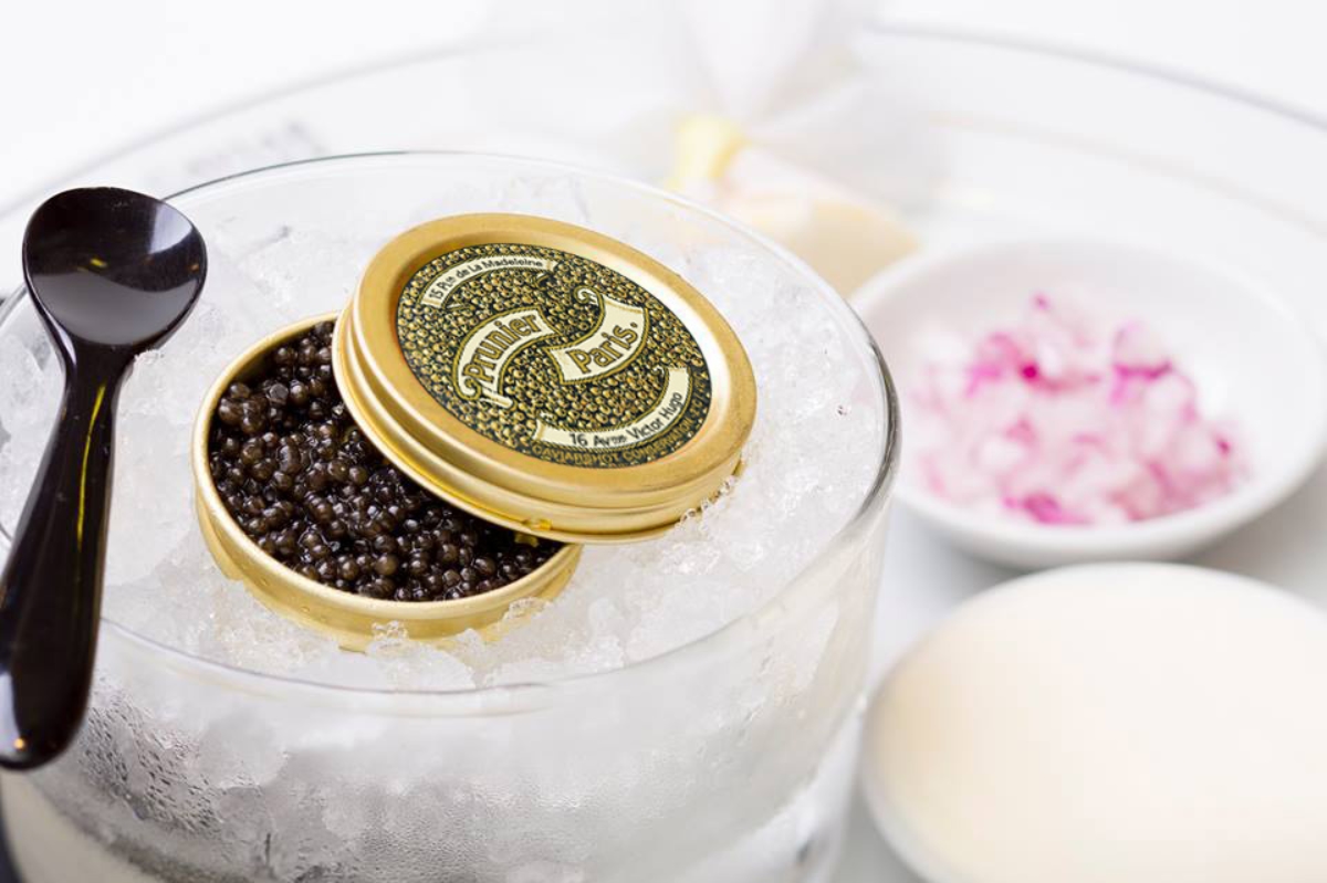 Restaurant Prunier Victor Hugo caviar sur glace