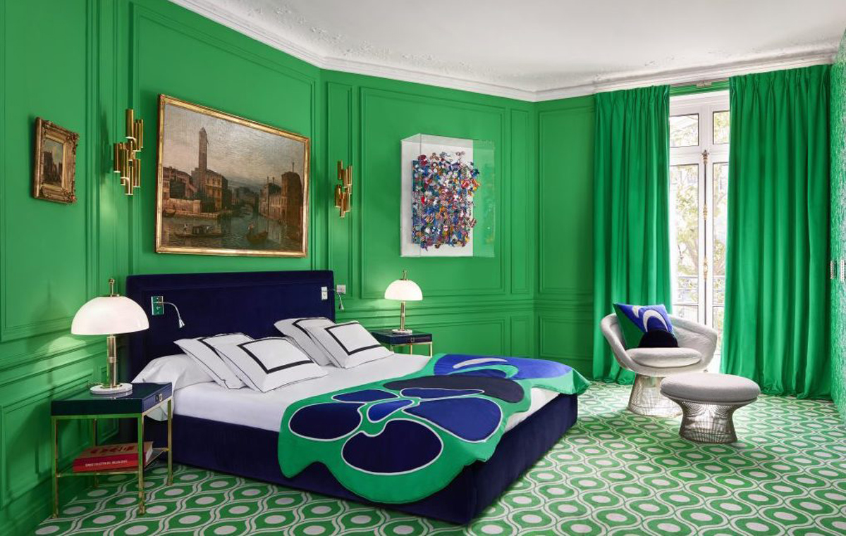 Rouge Absolu green bedroom