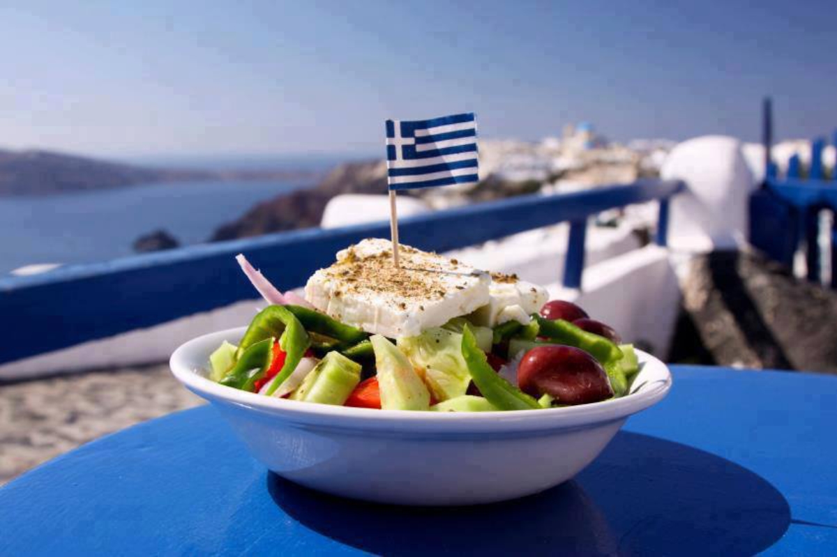 greek salad in santorini