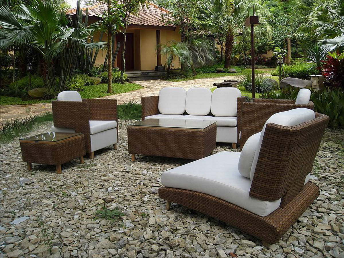 Rattan lounge garden