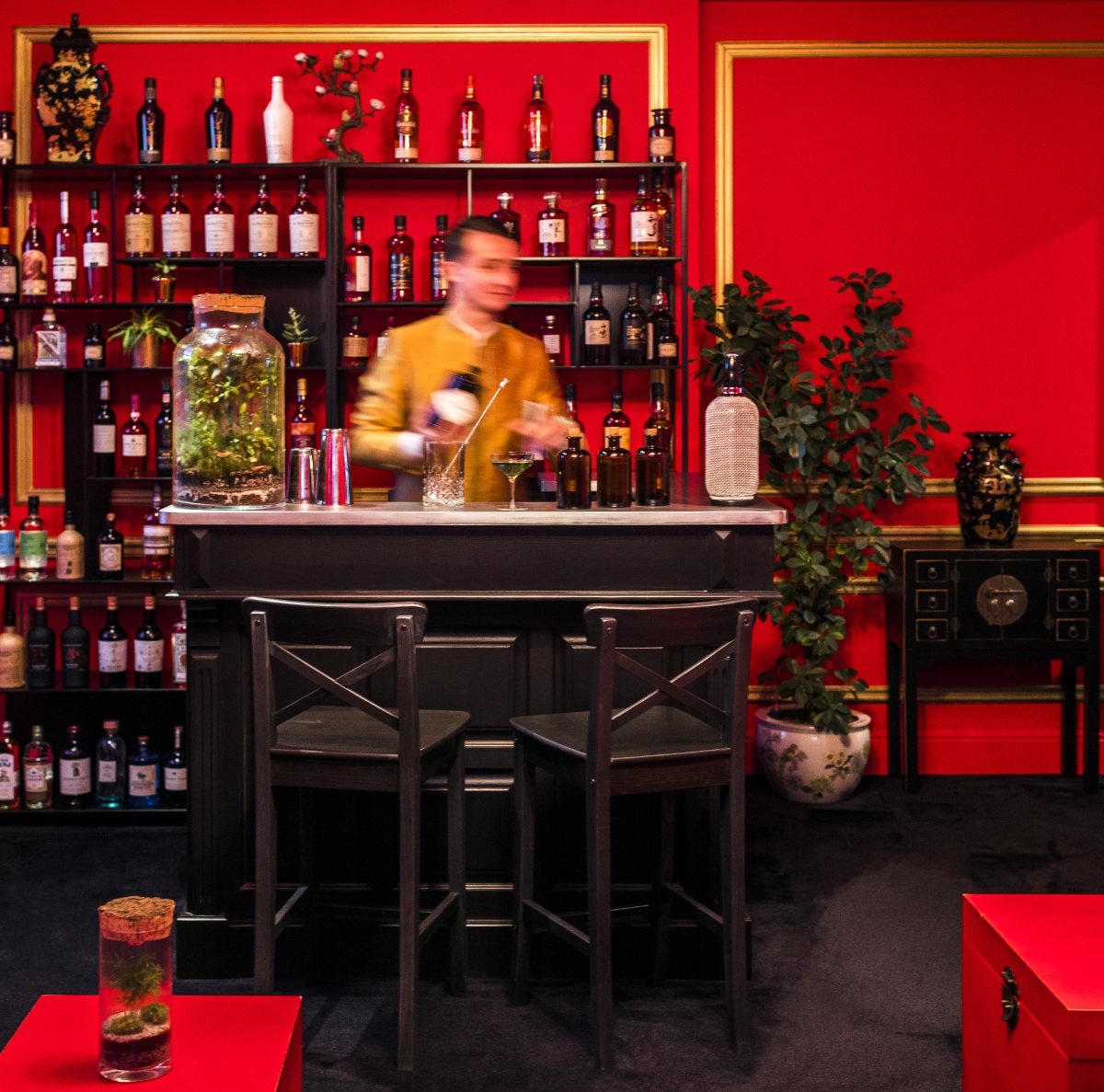 Shangri-La Hotel Paris barman
