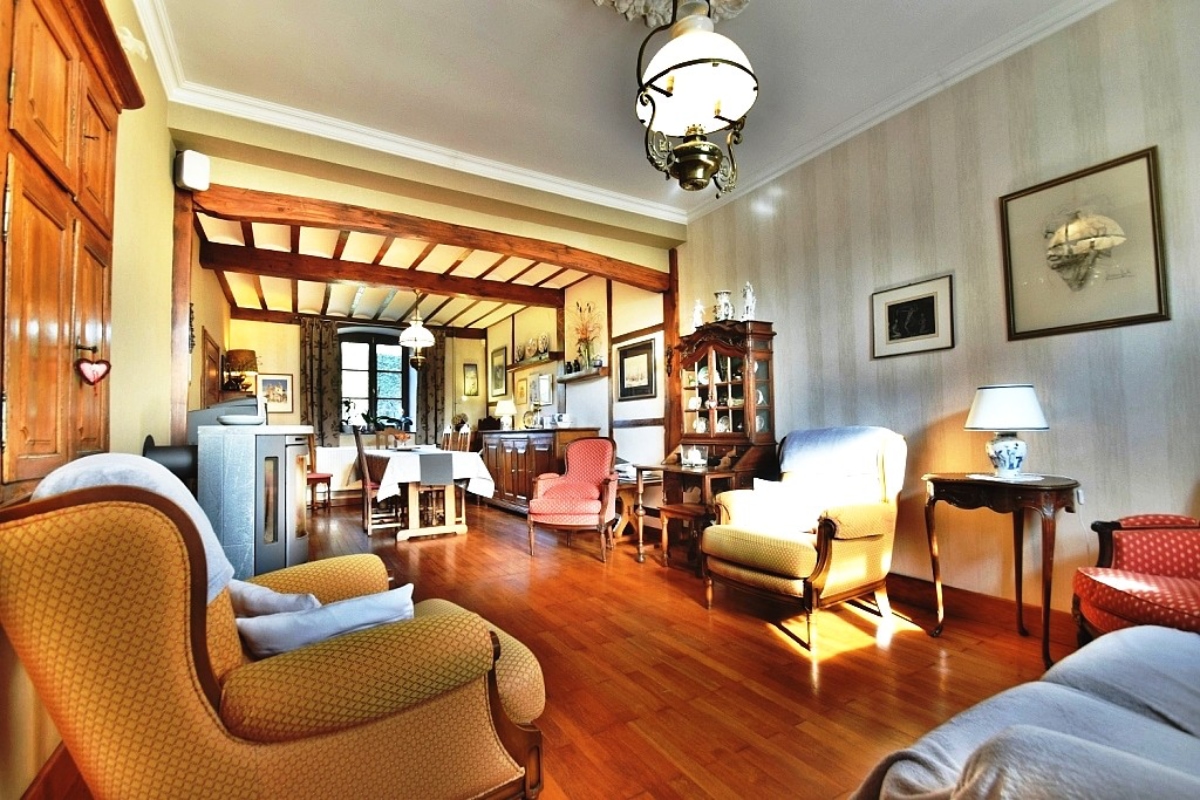 Villa Arimont living room