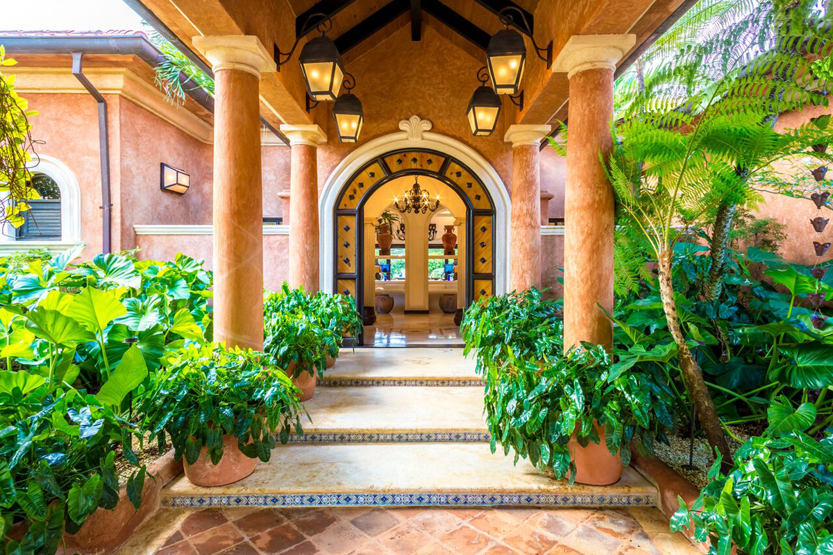 Dominican villas entrance