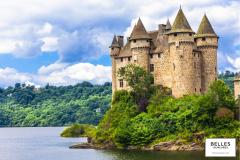 Châteaux en Auvergne, les vieilles pierres sublimes d’une terre de légendes