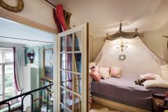 Dans l'hôtel particulier du marquis de Dreux-Brézé, à Saint-Germain-des-Prés, à Paris