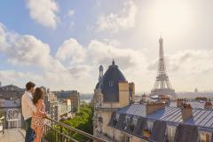 À Paris, une terrasse redéfinit le confort de vie et la façon d’habiter la capitale. © Getty Images