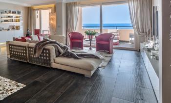 Face à la mer, un appartement plein soleil à Monaco