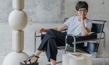 La céramiste Lisa Allegra a installé son atelier à Barcelone.