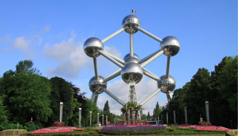 L'Atomium, symbole national belge de verre et d'acier