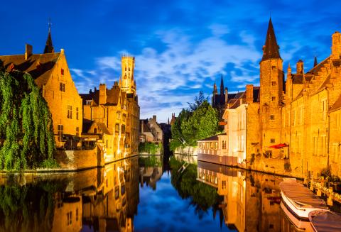 Week-end évasion : Bruges la romantique au fil des canaux
