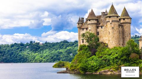 Châteaux en Auvergne, les vieilles pierres sublimes d’une terre de légendes