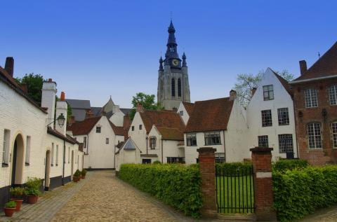 Le Béguinage de Courtrai, en Belgique, un village dans la ville