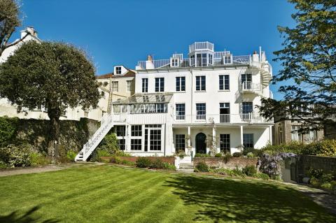 Demeure de Victor Hugo sur l'île de Guernesey, Hauteville House retrouve ses couleurs