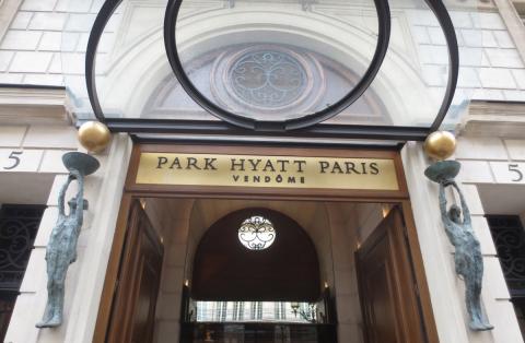 Hôtel Park Hyatt Vendôme : un chalet en terrasse avec le joaillier Chopard