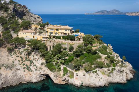 Castillo, une villa posée sur une péninsule, à Majorque