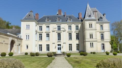 <em>Modifier Article</em> Château en Île-de-France, une résidence seigneurale aux portes de Paris