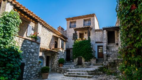 <em>Modifier Article</em> Plus beaux villages de France : Gourdon, nid d'aigle de la Côte d'Azur