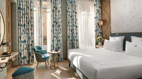 <em>Modifier Article</em> Room service : 3 hôtels 5 étoiles qui renouvellent l'hôtellerie parisienne
