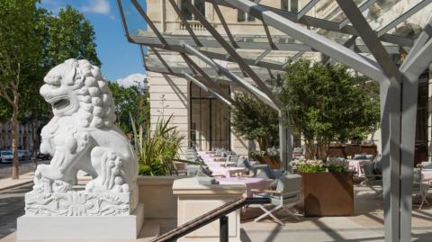 <em>Modifier Article</em> Palaces parisiens : le retour en grâce des terrasses