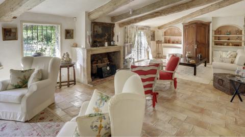 <em>Modifier Article</em> Maison provençale, le refuge de charme d’une destination culte
