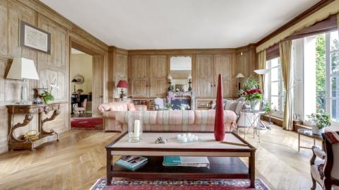 <em>Modifier Article</em> Maison de luxe à Saint-Germain-en-Laye, l'enracinement dans un fief royal
