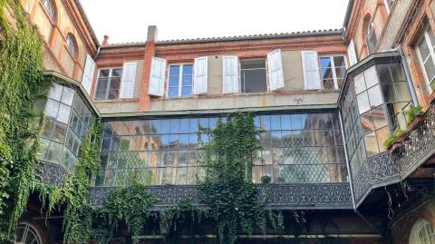 <em>Modifier Article</em> Destination Toulouse : balade au fil des façades de la Ville Rose