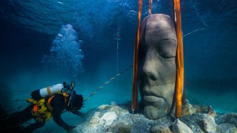Îles de Lérins installation des statues