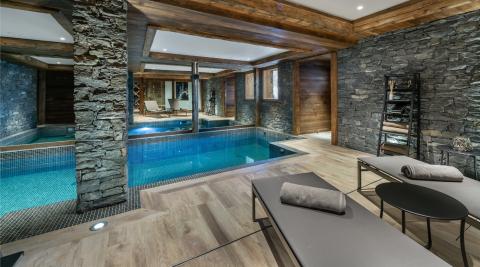 M Lodge piscine