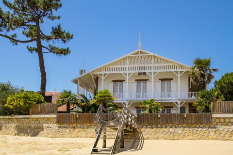  Maison typique de style Arcachon dans le quartier de Bélisaire dans la presqu’île du Cap Ferret.