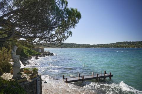 Accès privé à la mer depuis l'une des villa des Parcs à Saint-Tropez.