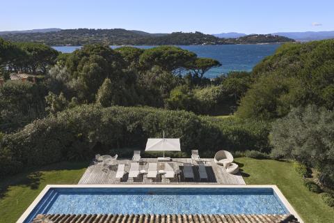 Une villa au sein de la résidence privée des Parcs à Saint-Tropez.